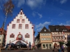 karlstadt-marktplatz-mit-historischem-rathaus